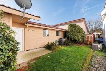 1205 E Johnson Ct, Newberg, OR 97132 - Photo 21