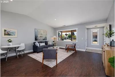 1205 E Johnson Ct, Newberg, OR 97132 - Photo 9