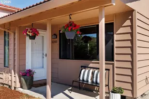 1205 E Johnson Ct, Newberg, OR 97132 - Photo 5