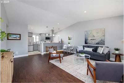 1205 E Johnson Ct, Newberg, OR 97132 - Photo 7