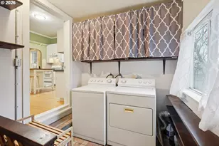 7624 SE Morrison St, Portland, OR 97215 - Photo 23