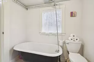 7624 SE Morrison St, Portland, OR 97215 - Photo 27