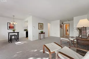 11490 SW Crown Dr, King City, OR 97224 - Photo 9