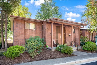 11490 SW Crown Dr #4, King City, OR 97224 - Photo 1