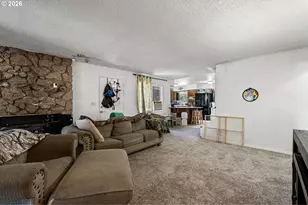 402 N D St, Lowell, OR 97452 - Photo 7