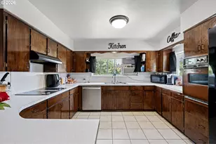 402 N D St, Lowell, OR 97452 - Photo 13