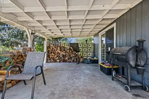 402 N D St, Lowell, OR 97452 - Photo 31