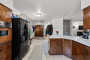 402 N D St, Lowell, OR 97452 - Photo 15