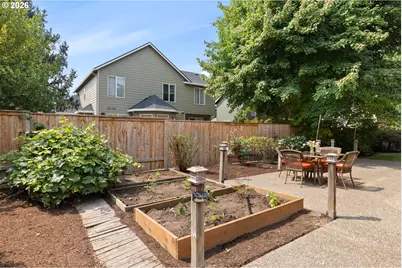 1264 NE Estelle Ct, Hillsboro, OR 97124 - Photo 29
