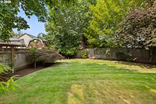 1264 NE Estelle Ct, Hillsboro, OR 97124 - Photo 31