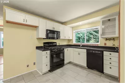 333 Holmes Ln, Oregon City, OR 97045 - Photo 9