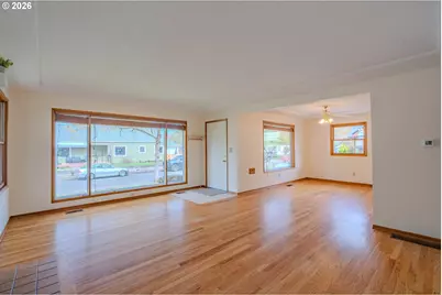 5026 SE Insley St, Portland, OR 97206 - Photo 3