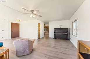 2511 SE River Rd, Hillsboro, OR 97123 - Photo 9