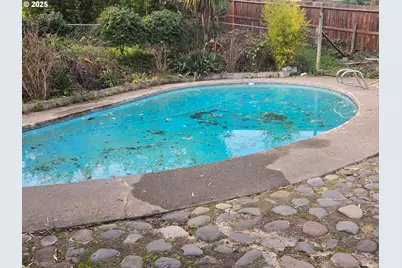 306 McLain Ave, Roseburg, OR 97471 - Photo 7