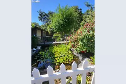 306 McLain Ave, Roseburg, OR 97471 - Photo 5