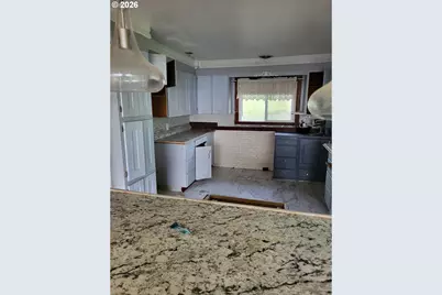 306 McLain Ave, Roseburg, OR 97471 - Photo 17