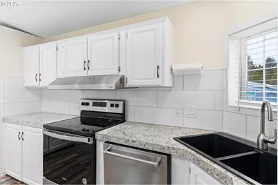 15768 SE Powell Blvd #40, Portland, OR 97236 - Photo 7