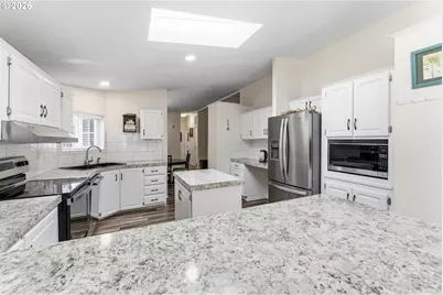 15768 SE Powell Blvd #40, Portland, OR 97236 - Photo 9