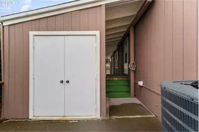 15768 SE Powell Blvd #40, Portland, OR 97236 - Photo 33
