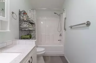 15768 SE Powell Blvd, Portland, OR 97236 - Photo 23