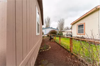 15768 SE Powell Blvd #40, Portland, OR 97236 - Photo 31