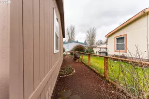15768 SE Powell Blvd, Portland, OR 97236 - Photo 31