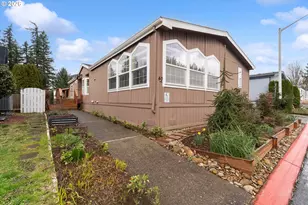15768 SE Powell Blvd, Portland, OR 97236 - Photo 1