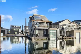 18525 NE Marine Dr, Portland, OR 97230 - Photo 31