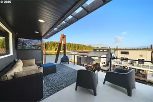 18525 NE Marine Dr, Portland, OR 97230 - Photo 15