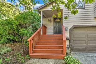 3502 SW Illinois St, Portland, OR 97221 - Photo 3