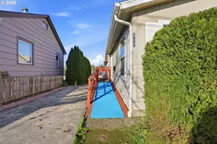 1003 Lord St, Kelso, WA 98626 - Photo 3