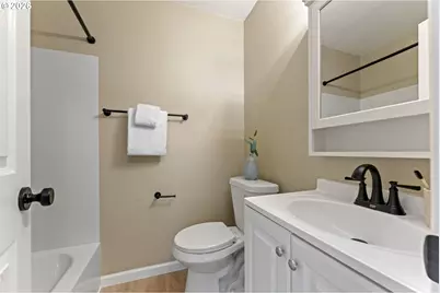 7915 N Exeter Ave, Portland, OR 97203 - Photo 23