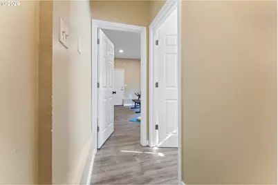 7915 N Exeter Ave, Portland, OR 97203 - Photo 27