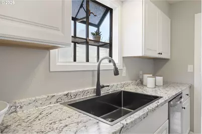 7915 N Exeter Ave, Portland, OR 97203 - Photo 9