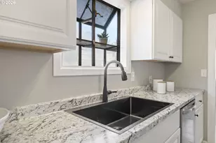 7915 N Exeter Ave, Portland, OR 97203 - Photo 9