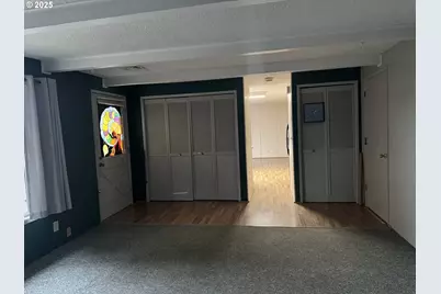 2268 9th St, Springfield, OR 97477 - Photo 5