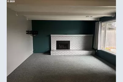 2268 9th St, Springfield, OR 97477 - Photo 3