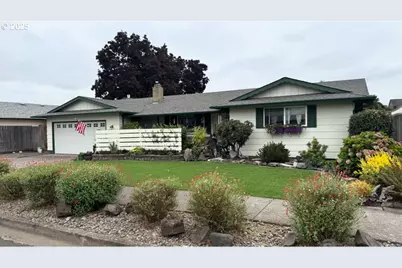 2268 9th St, Springfield, OR 97477 - Photo 1