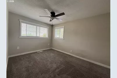 924 SW 33rd St, Pendleton, OR 97801 - Photo 7