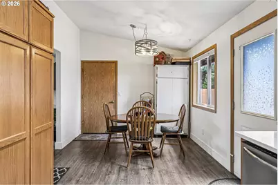 608 SE Sumner St, Camas, WA 98607 - Photo 9