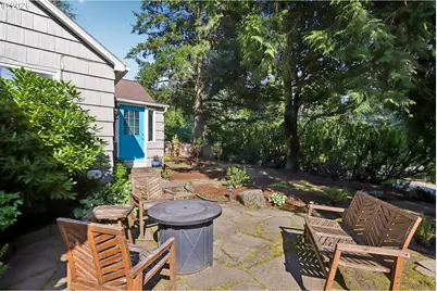 731 SW Maplecrest Dr, Portland, OR 97219 - Photo 3