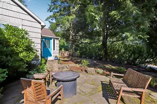 731 SW Maplecrest Dr, Portland, OR 97219 - Photo 3