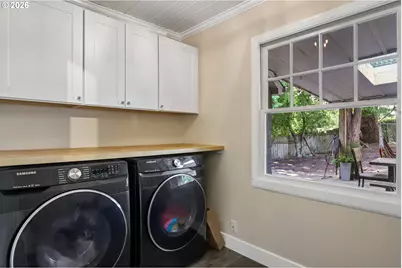 731 SW Maplecrest Dr, Portland, OR 97219 - Photo 37
