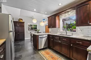 731 SW Maplecrest Dr, Portland, OR 97219 - Photo 19