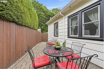 4135 NE Multnomah St, Portland, OR 97232 - Photo 45