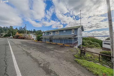 67538 E Bay Rd, North Bend, OR 97459 - Photo 3
