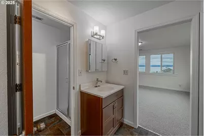 67538 E Bay Rd, North Bend, OR 97459 - Photo 35