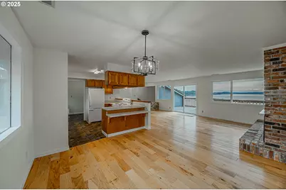 67538 E Bay Rd, North Bend, OR 97459 - Photo 21