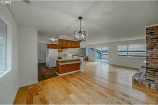 67538 E Bay Rd, North Bend, OR 97459 - Photo 21