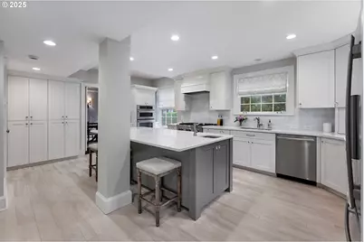 6428 SE Reed College Pl, Portland, OR 97202 - Photo 15